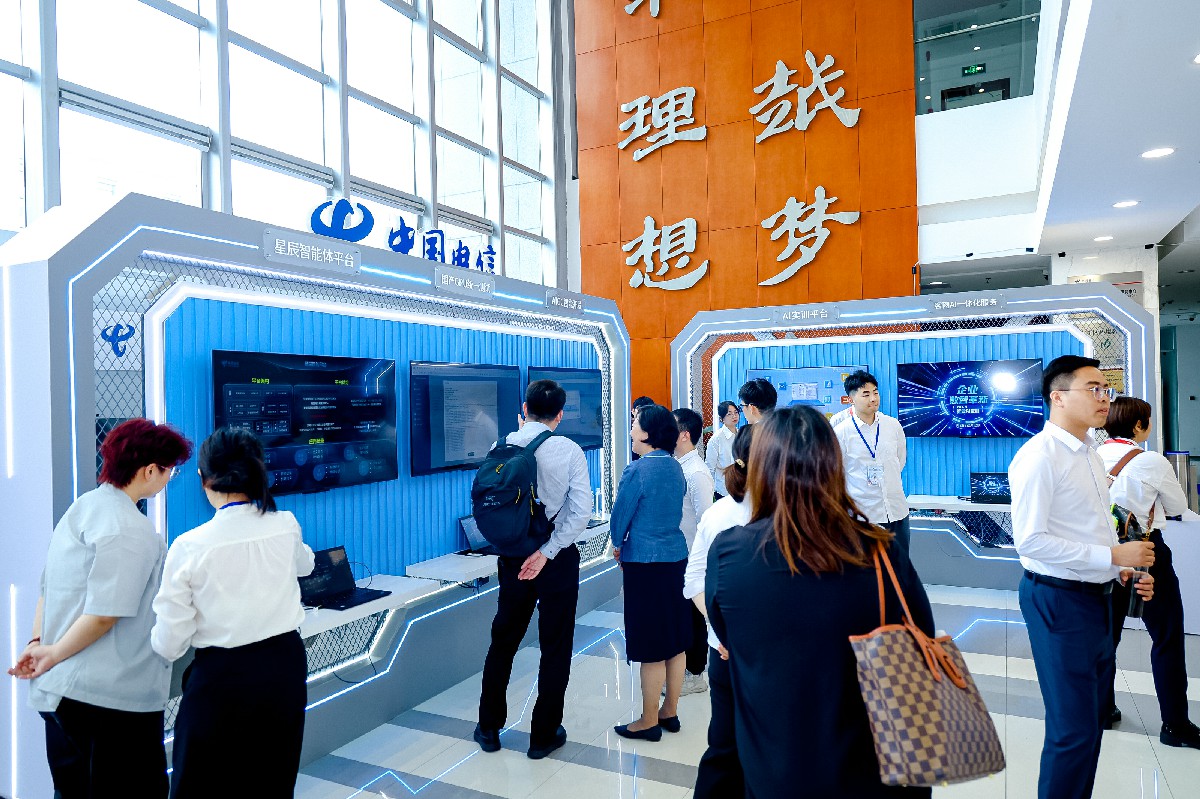 ZHOU3028.JPG~tplv-9lv23dm2t1-image~1.jpg